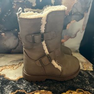 OshKosh B’gosh fashion boots in great condition sz 5c